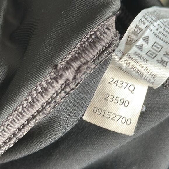 Spanx  faux leather high rise leggings in black glossy size M - Picture 9 of 9